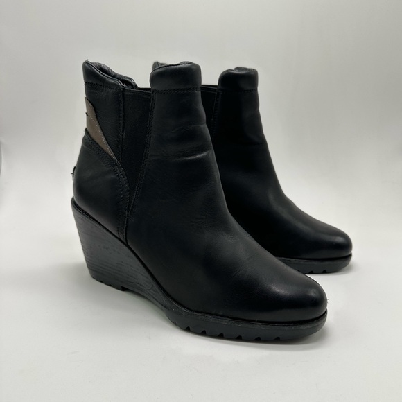 SOREL | After Hours Chelsea Boot in Black Leather - Picture 1 of 10
